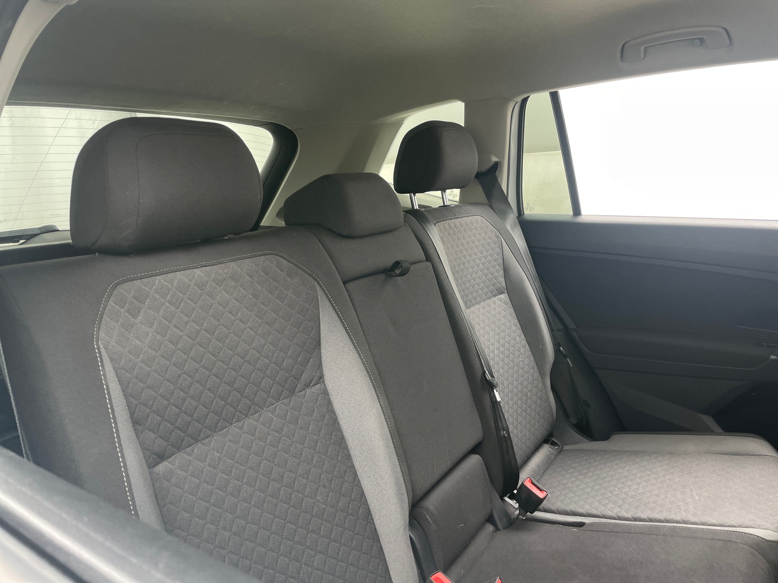 Thumbnail: 2020 Volkswagen Tiguan - 6