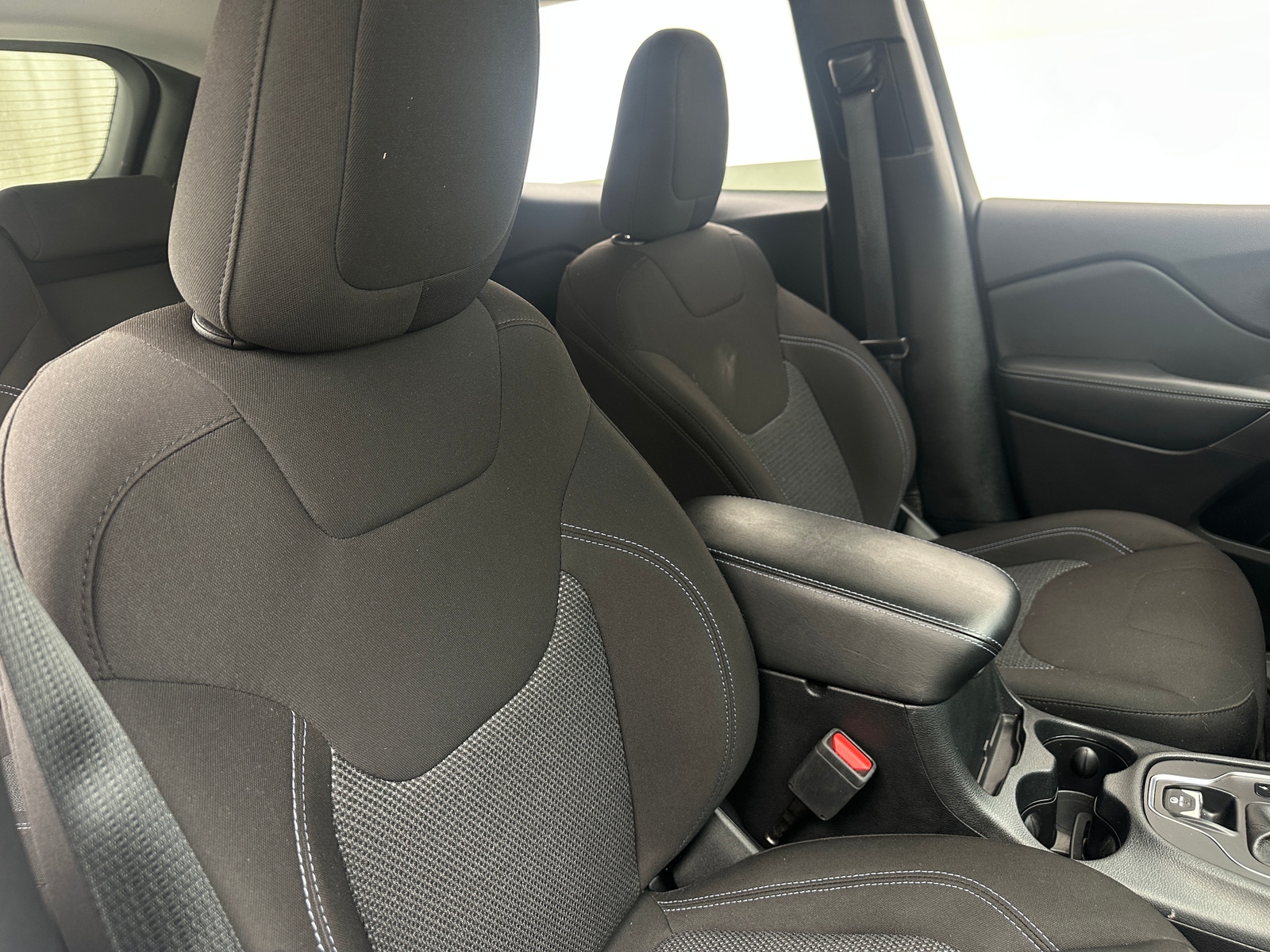 Thumbnail: 2019 Jeep Cherokee - 2