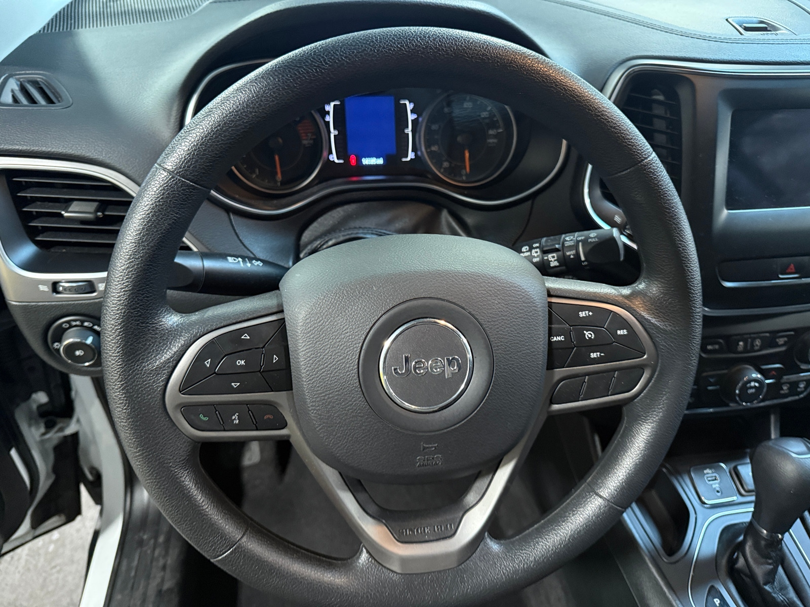 Thumbnail: 2019 Jeep Cherokee - 5