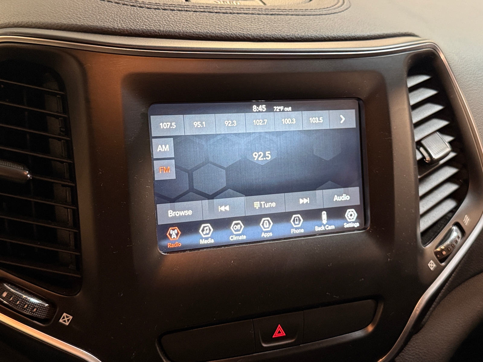Thumbnail: 2019 Jeep Cherokee - 4