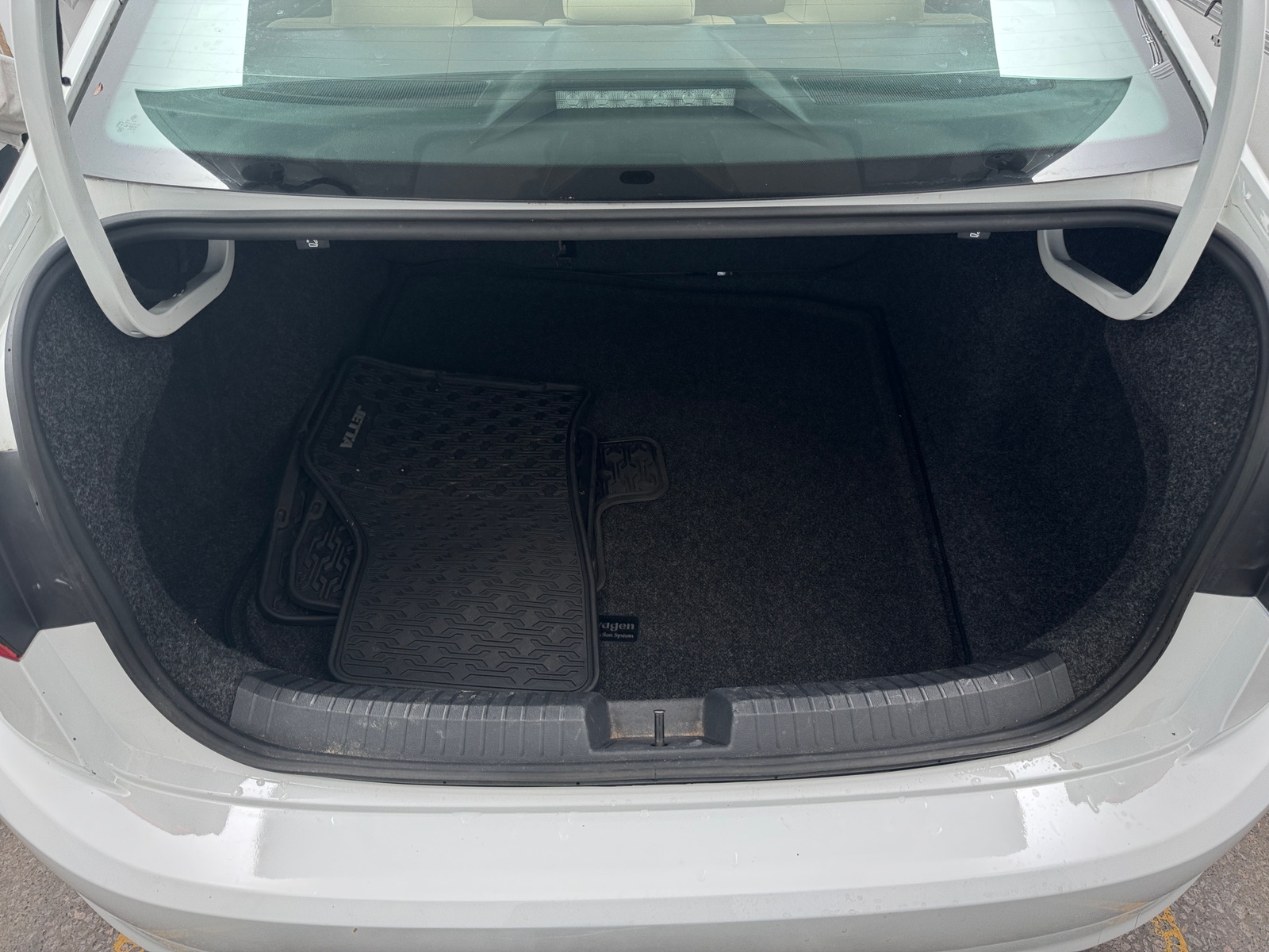 Thumbnail: 2019 Volkswagen Jetta - 6