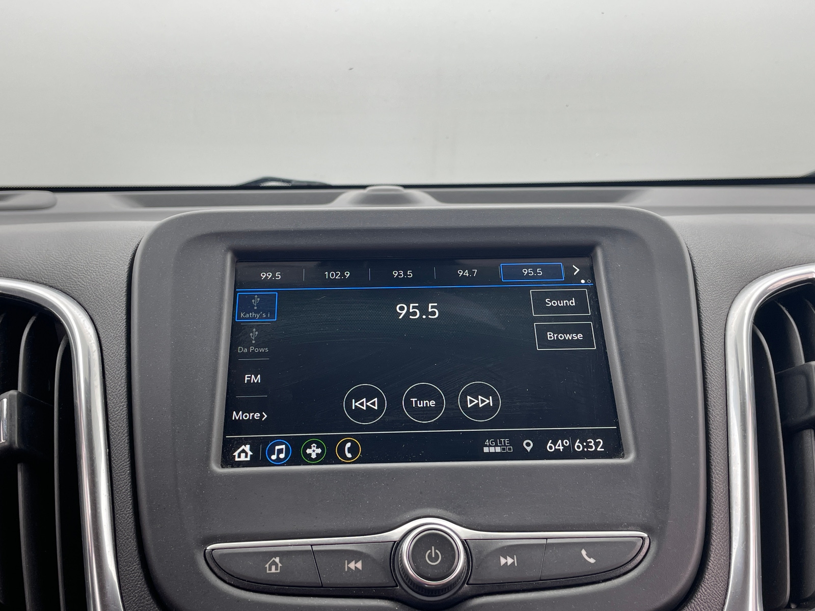 Thumbnail: 2019 Chevrolet Equinox - 4