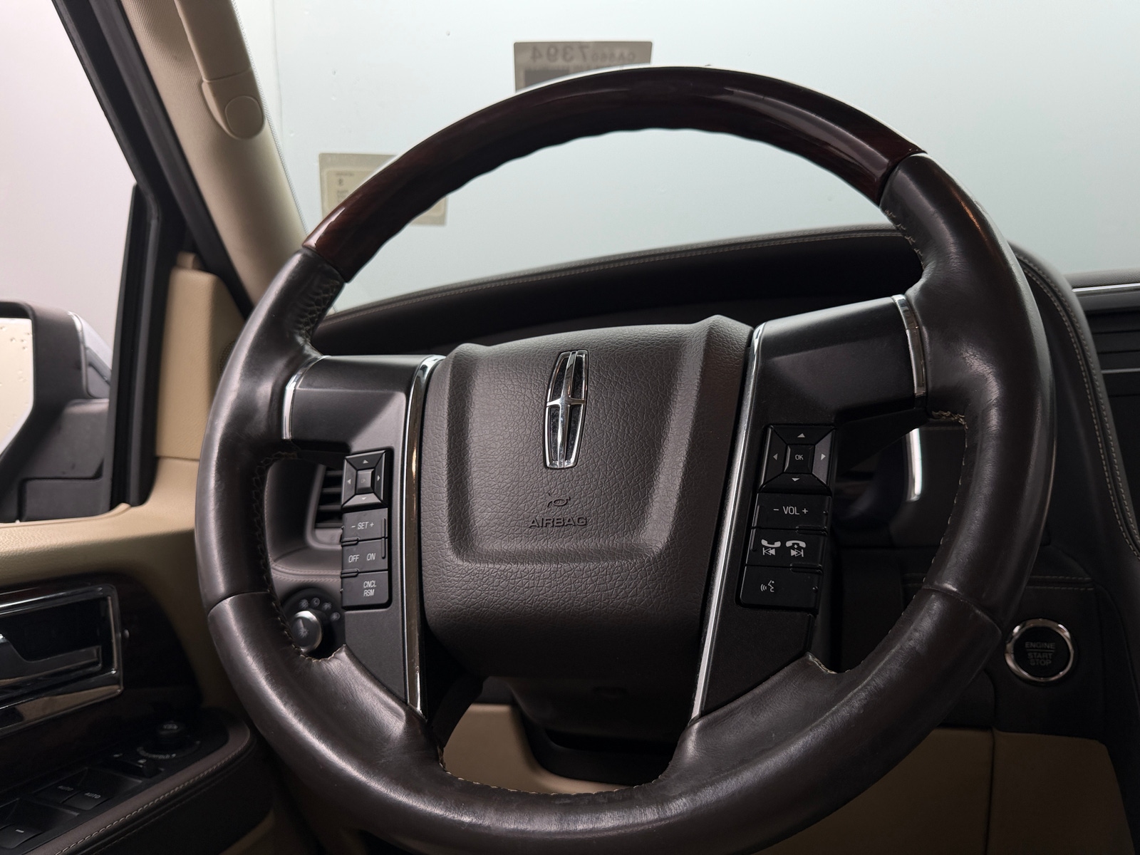 Thumbnail: 2015 Lincoln Navigator - 4