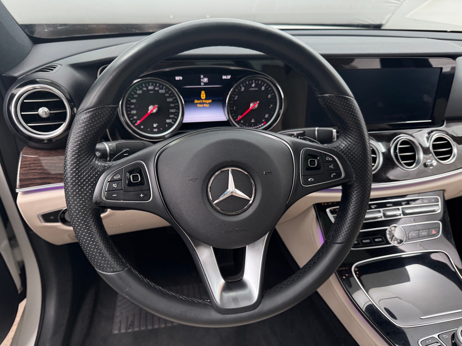 Thumbnail: 2017 Mercedes-Benz E-Class - 4