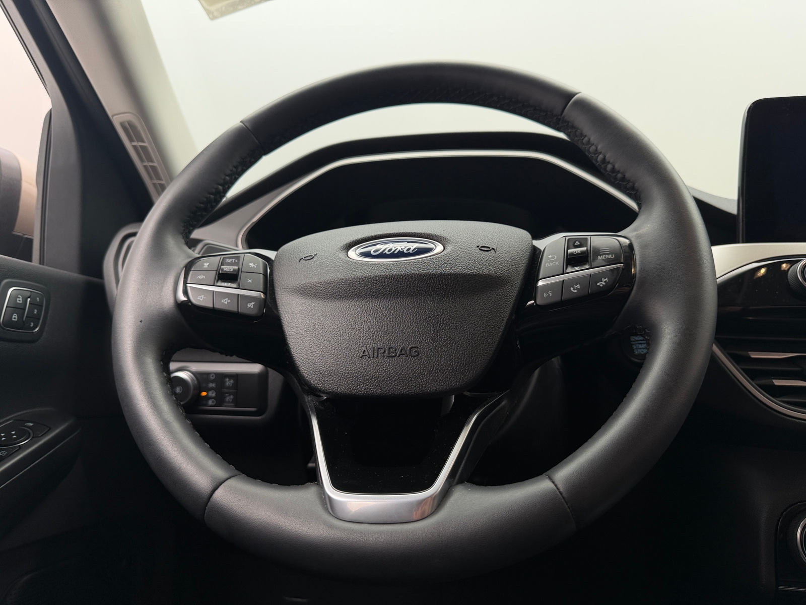 Thumbnail: 2021 Ford Escape - 4