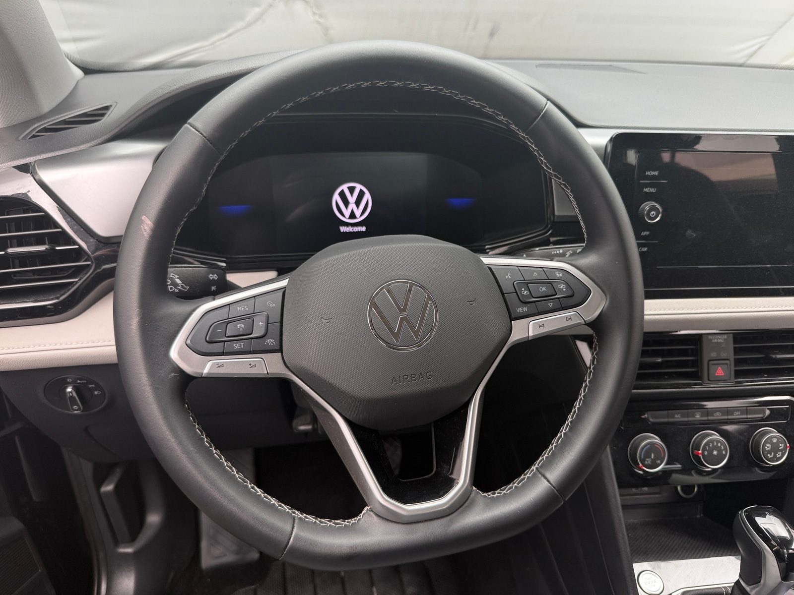 Thumbnail: 2025 Volkswagen Taos - 5