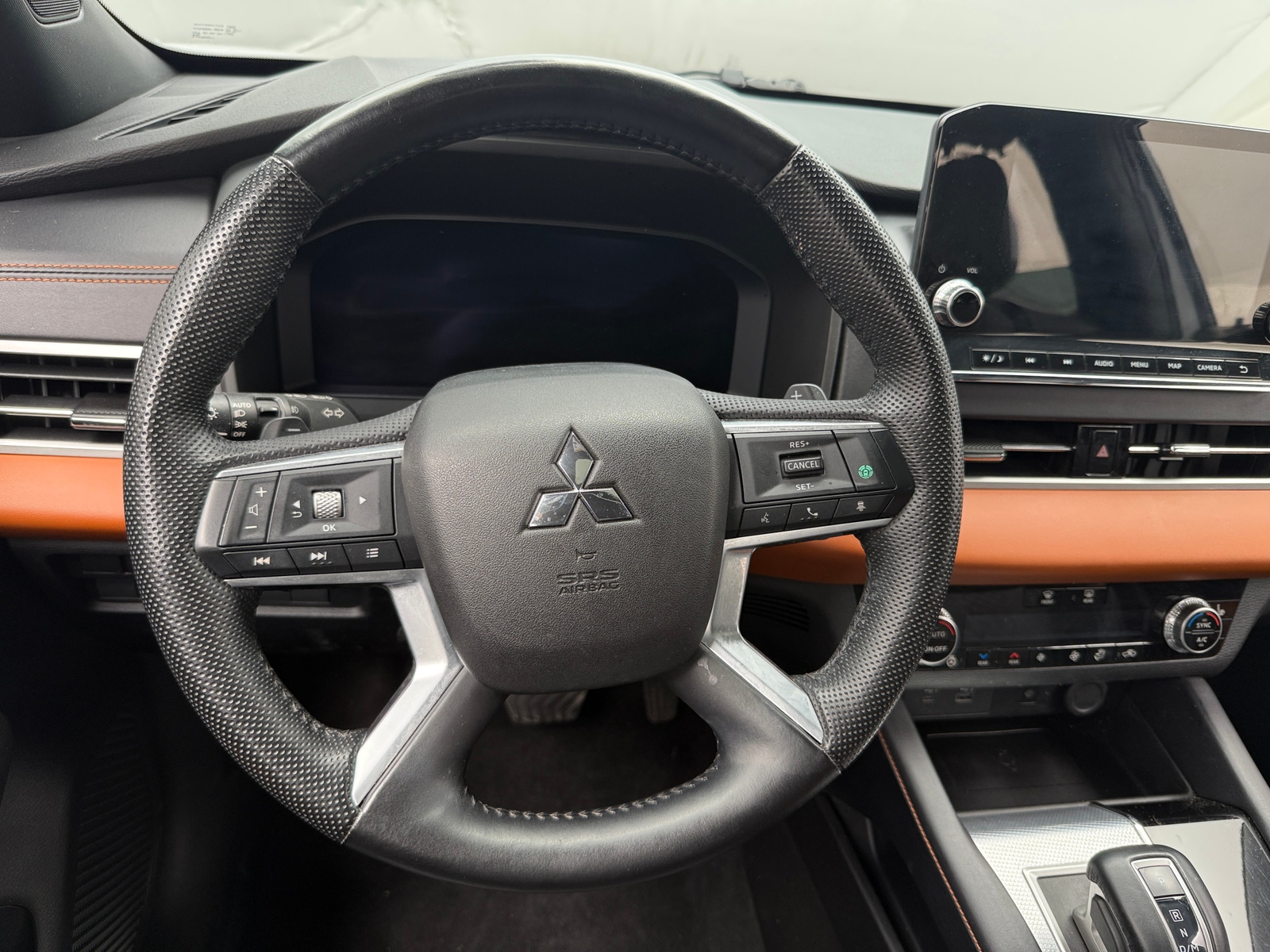 Thumbnail: 2023 Mitsubishi Outlander - 4