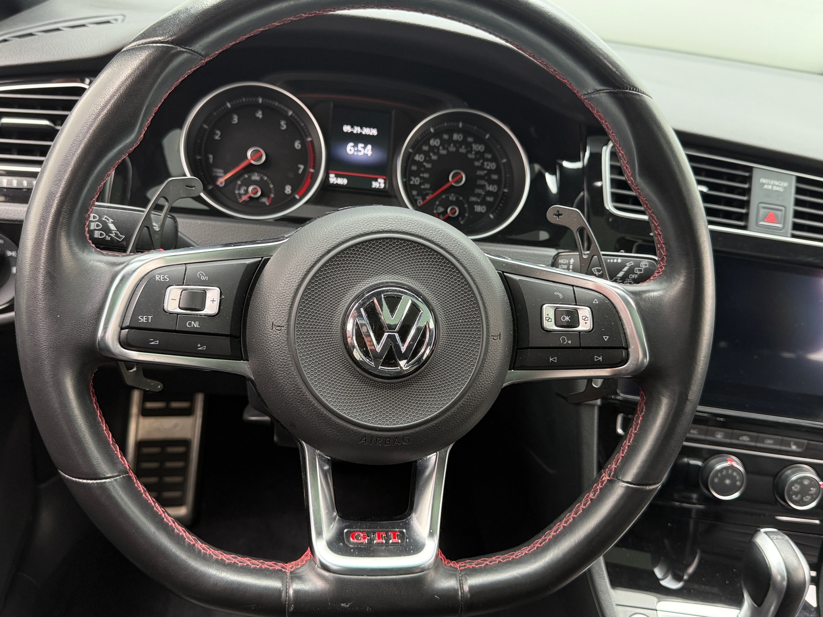 Thumbnail: 2018 Volkswagen Golf - 5
