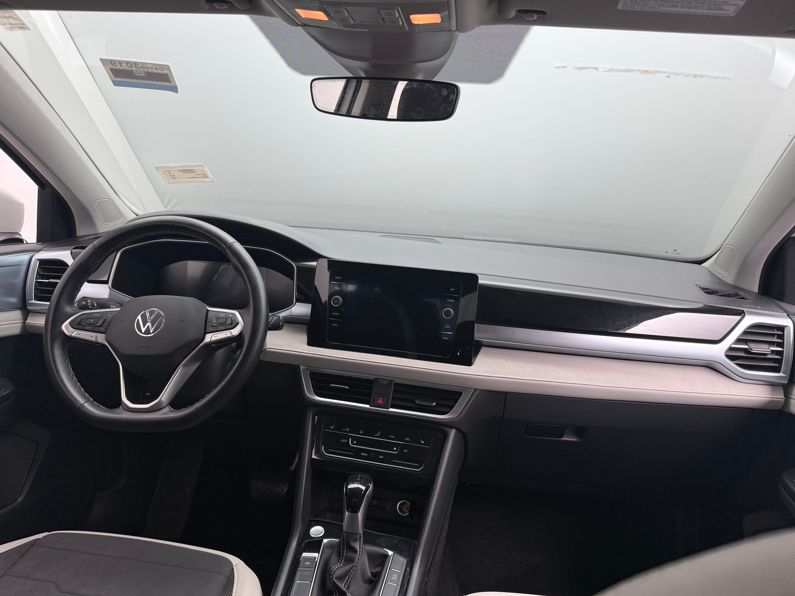 Thumbnail: 2025 Volkswagen Taos - 3