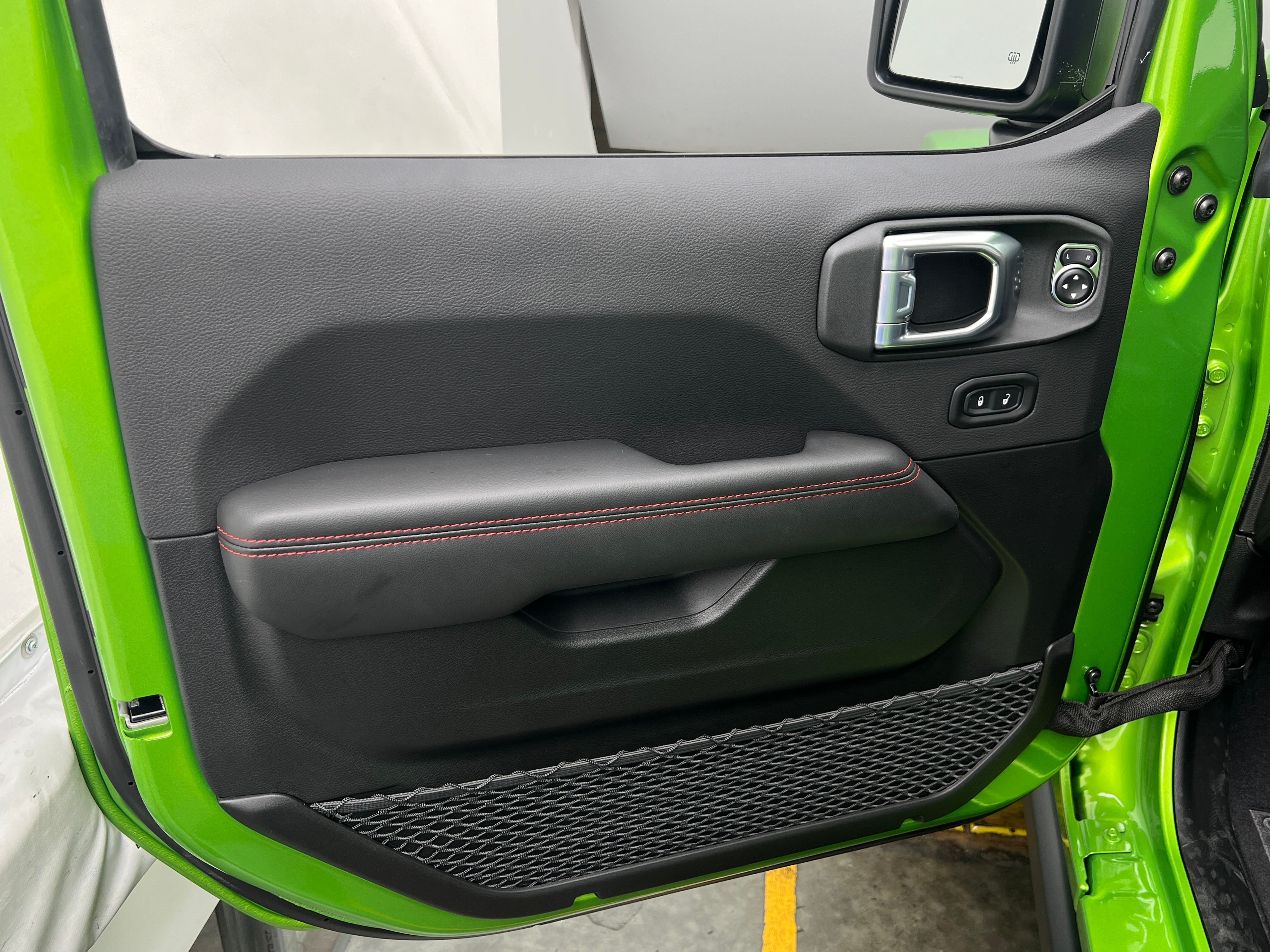 2026 Jeep Wrangler Rubicon X's photo