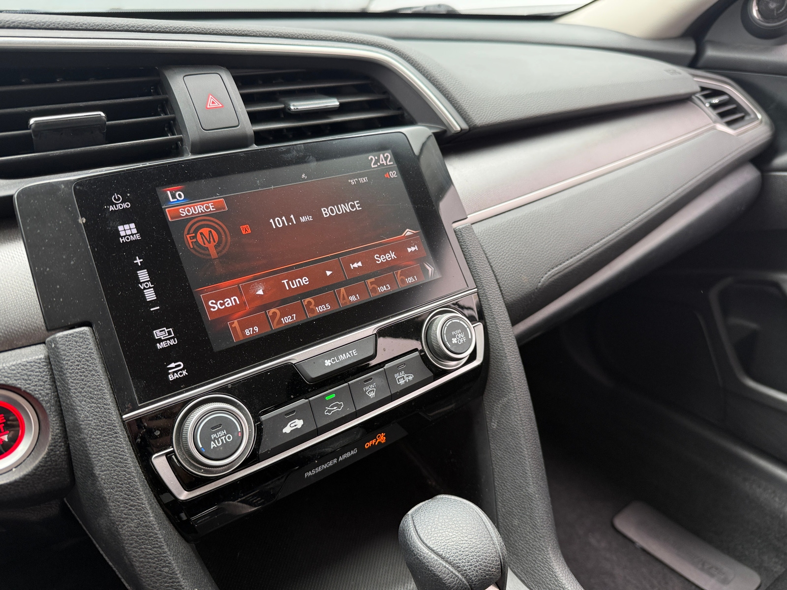 Thumbnail: 2016 Honda Civic - 4