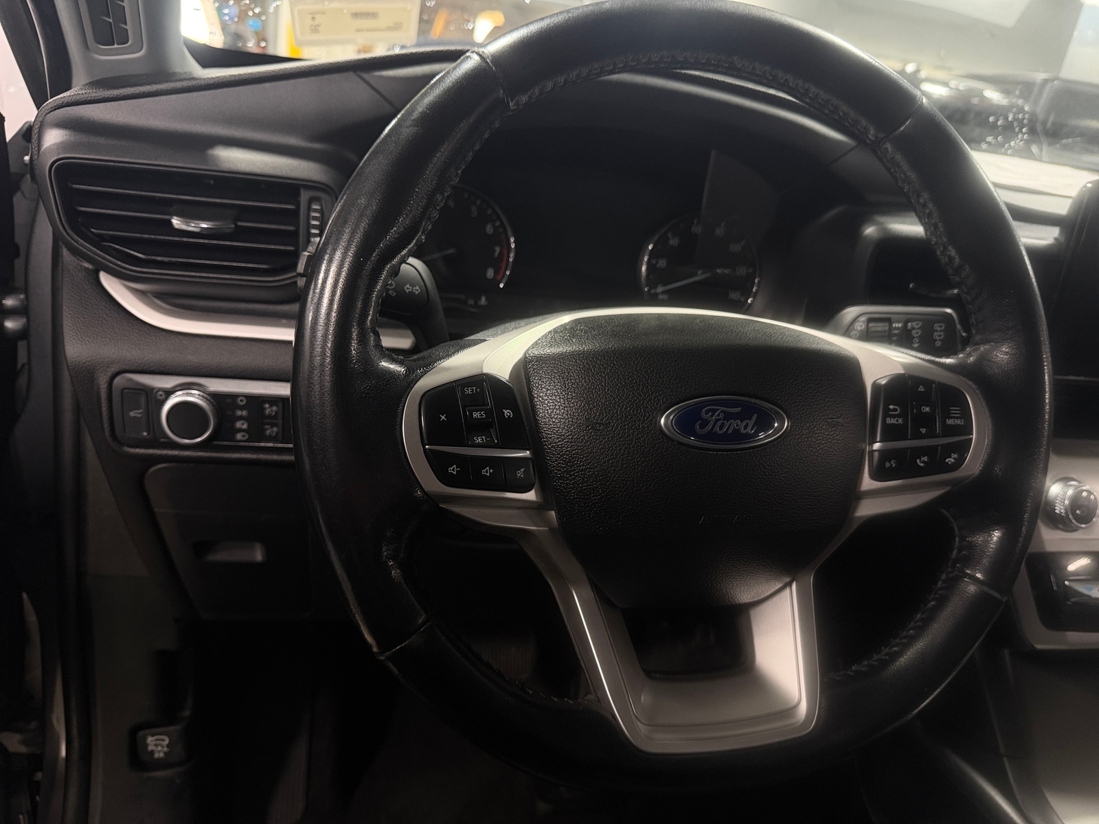 Thumbnail: 2022 Ford Explorer - 5