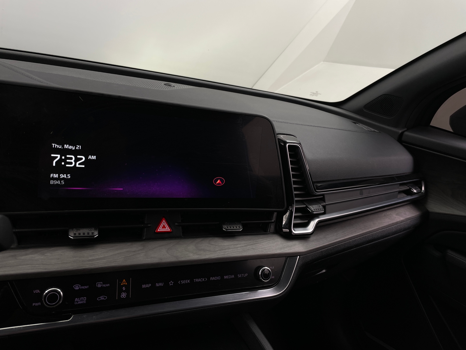 Thumbnail: 2023 Kia Sportage - 3