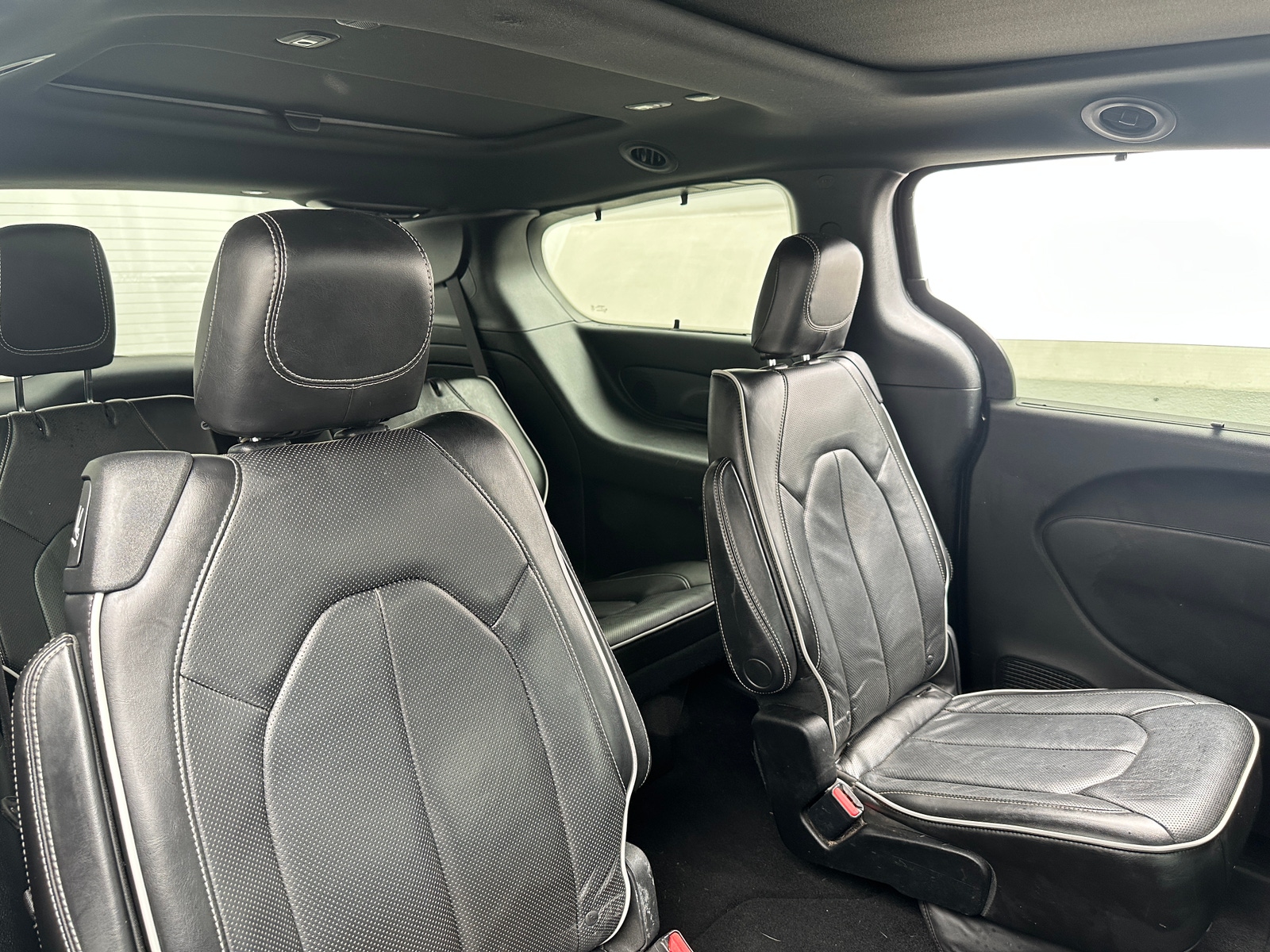 Thumbnail: 2018 Chrysler Pacifica - 5