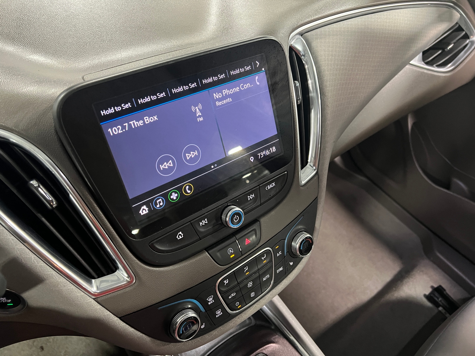 Thumbnail: 2020 Chevrolet Malibu - 4