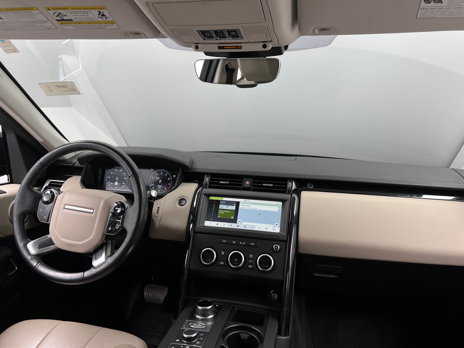 Thumbnail: 2019 Land Rover Discovery - 2