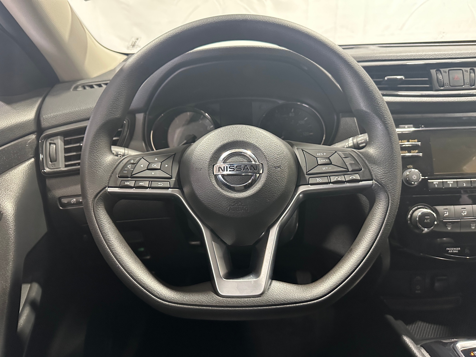 Thumbnail: 2017 Nissan Rogue - 5