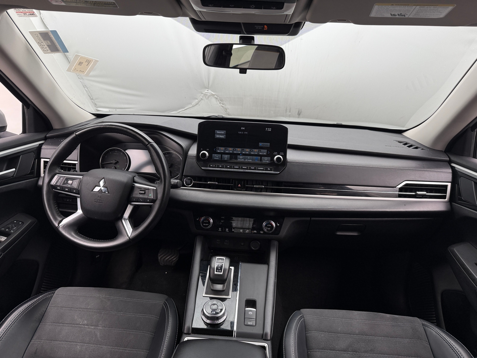 Thumbnail: 2024 Mitsubishi Outlander - 2