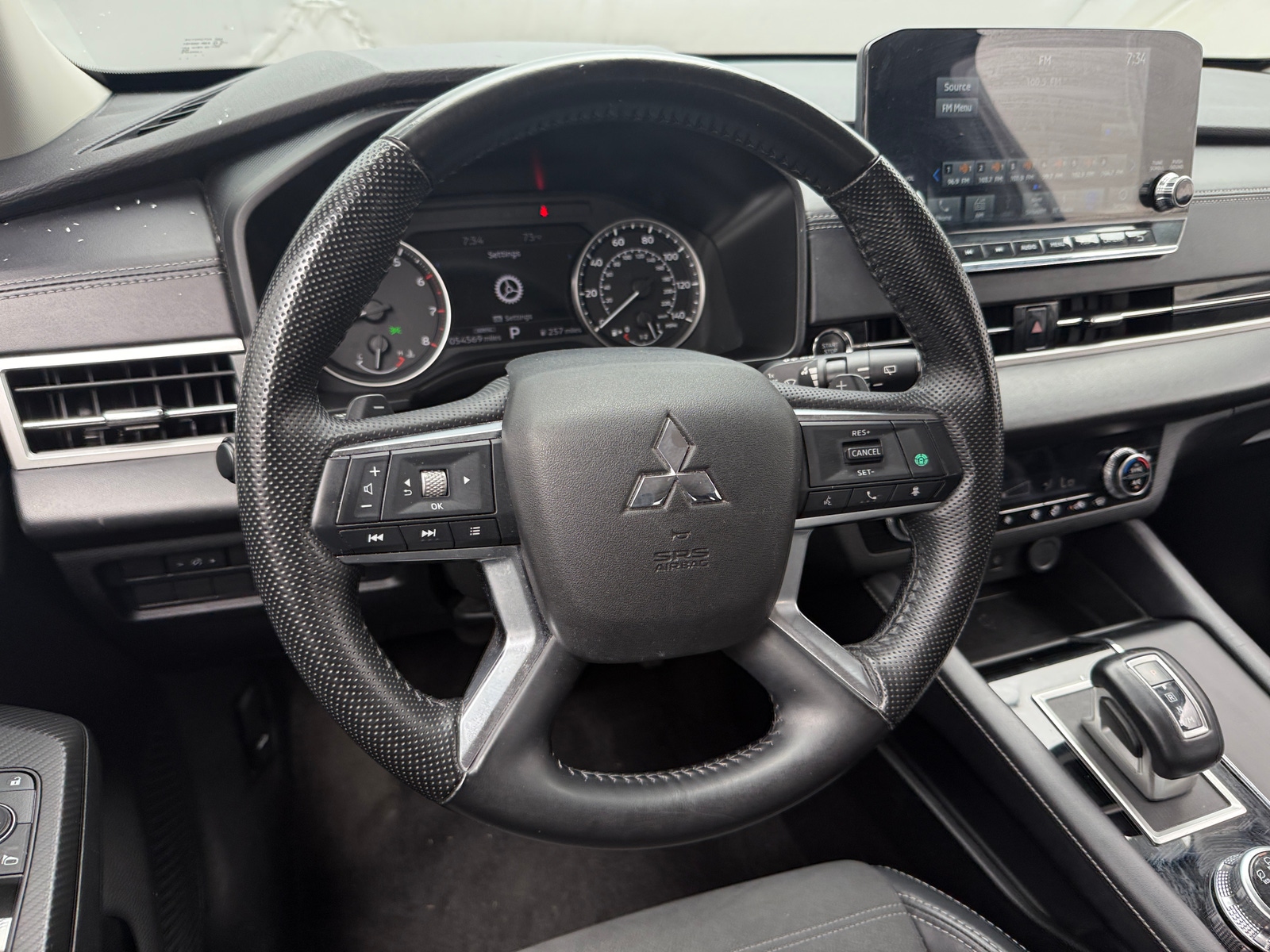 Thumbnail: 2024 Mitsubishi Outlander - 4