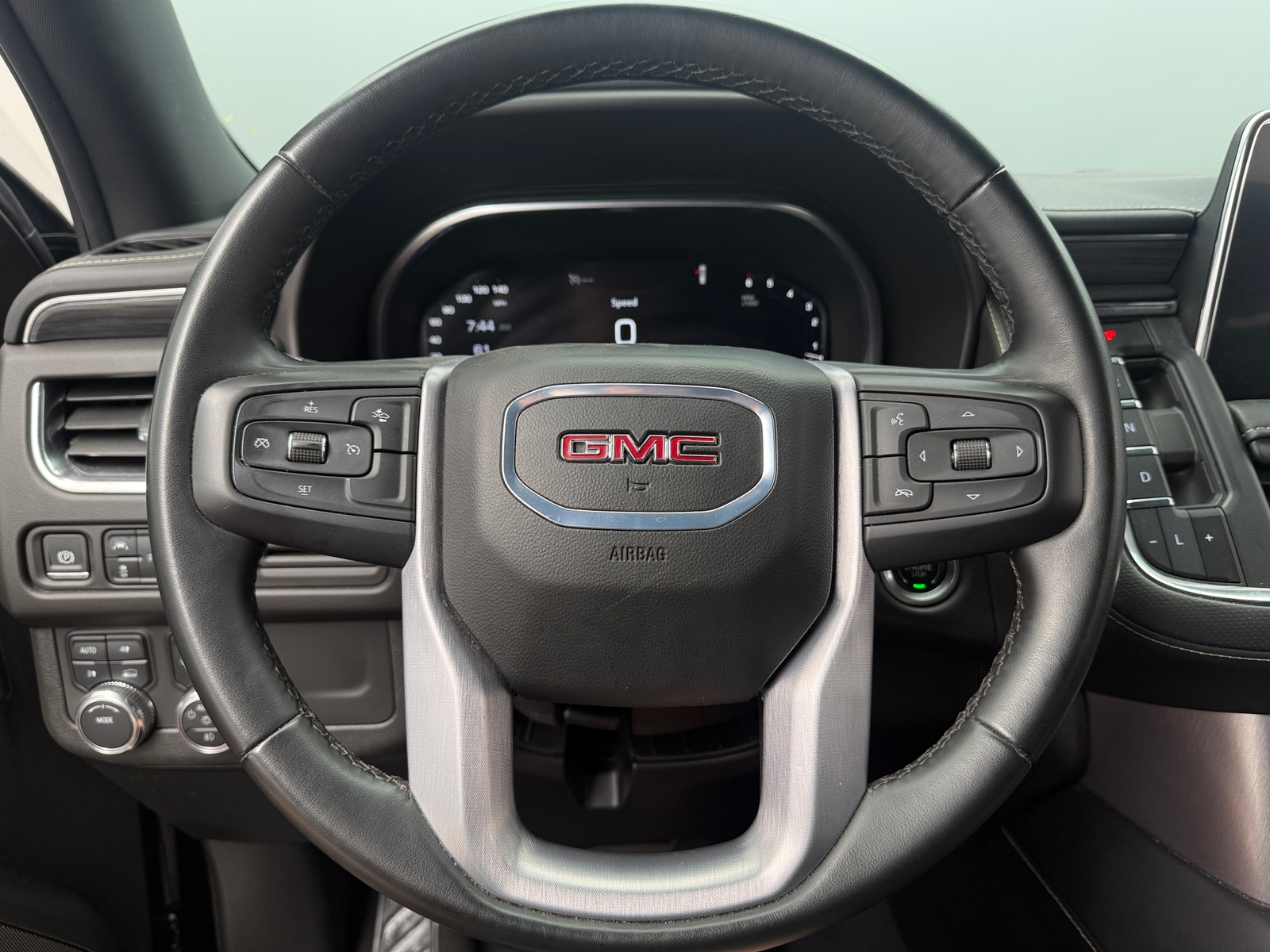 Thumbnail: 2024 GMC Yukon - 4
