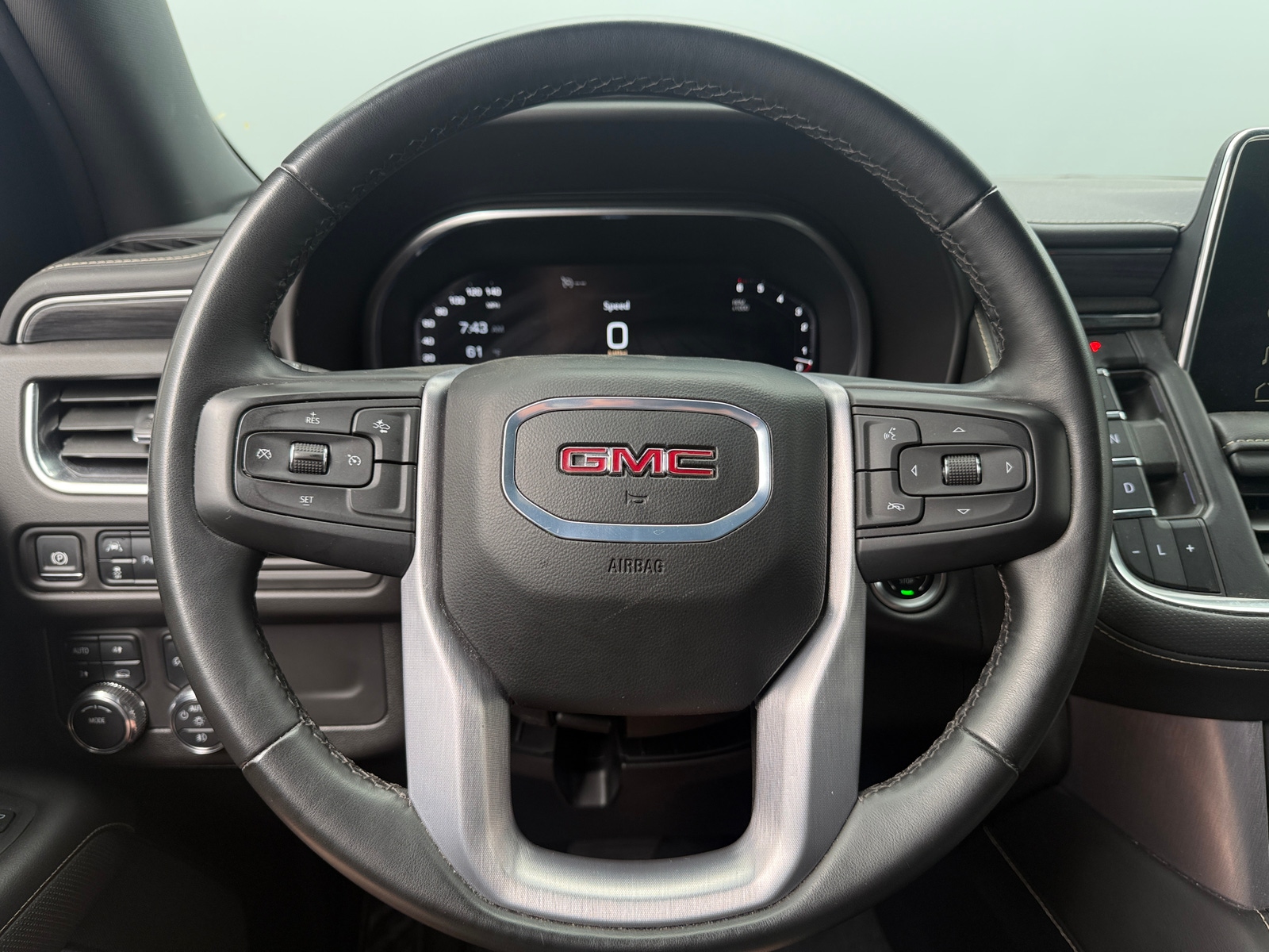 Thumbnail: 2024 GMC Yukon - 3