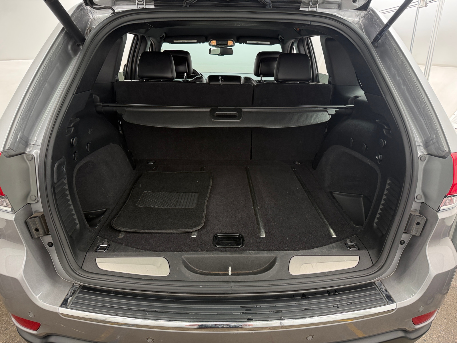 Thumbnail: 2015 Jeep Grand Cherokee - 6