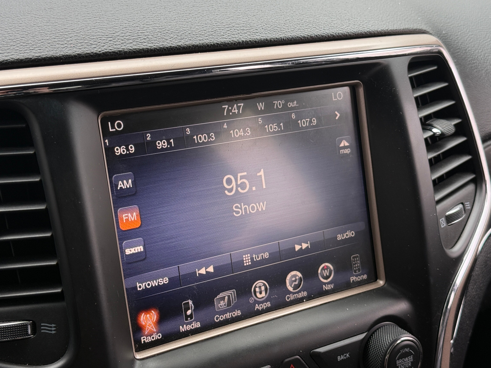 Thumbnail: 2015 Jeep Grand Cherokee - 3