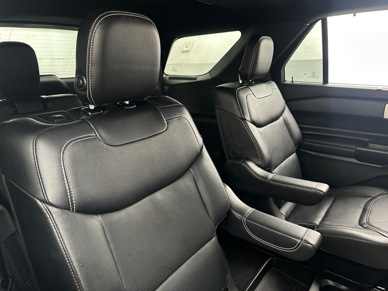 Thumbnail: 2020 Ford Explorer - 5