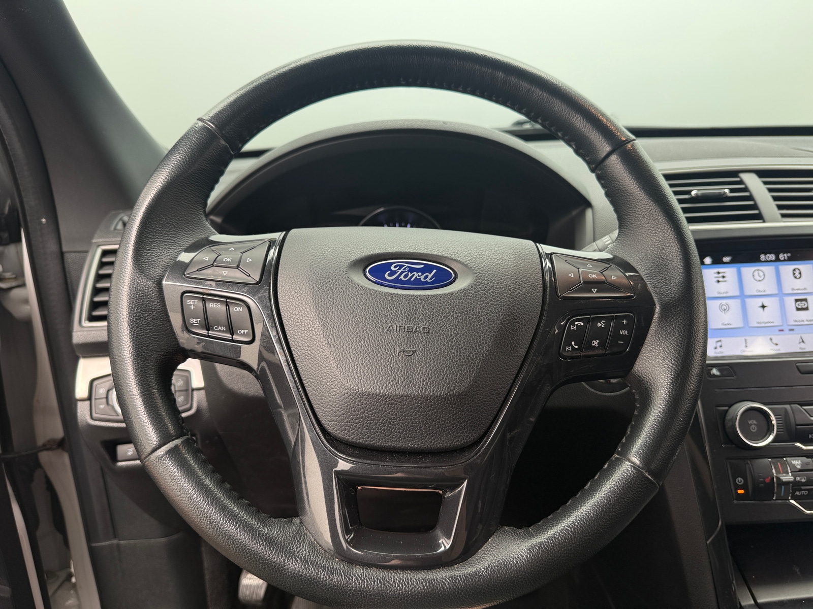 Thumbnail: 2019 Ford Explorer - 5