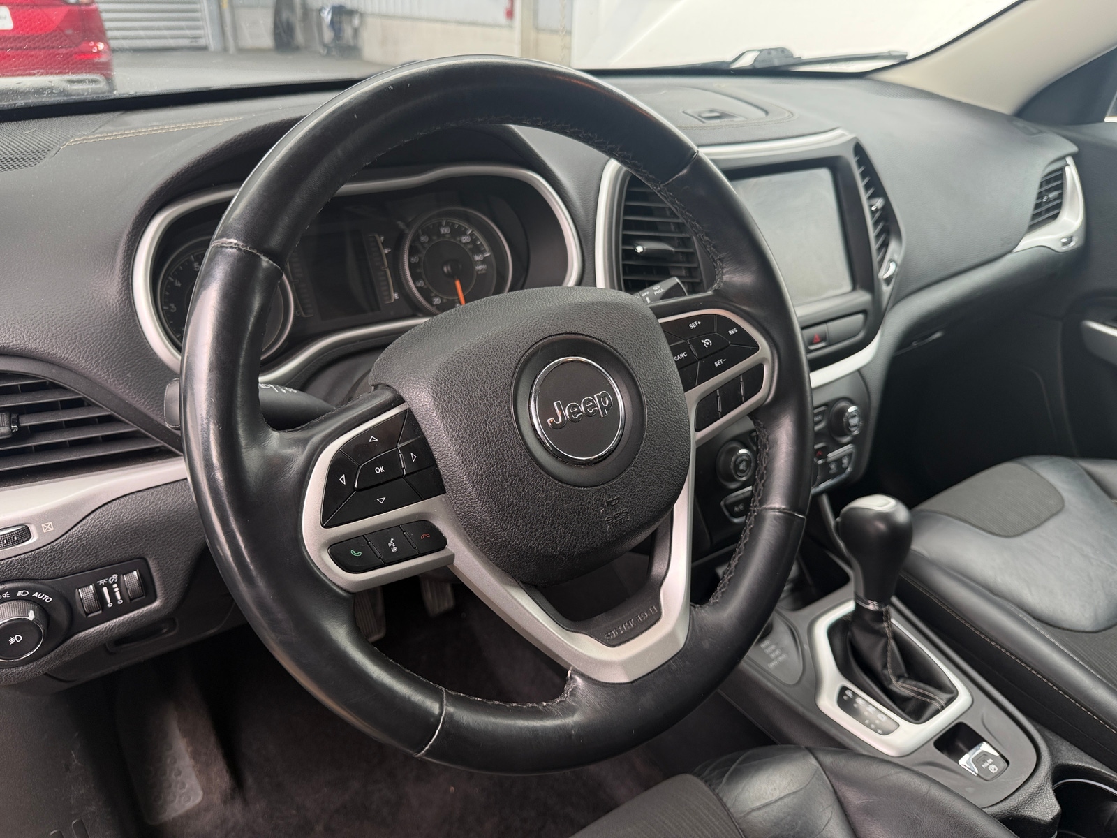 Thumbnail: 2018 Jeep Cherokee - 5