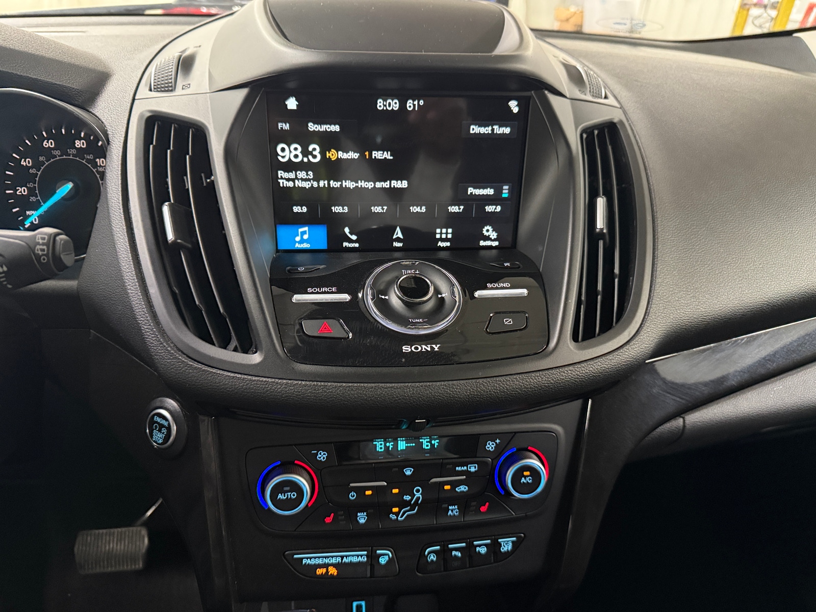 Thumbnail: 2019 Ford Escape - 3