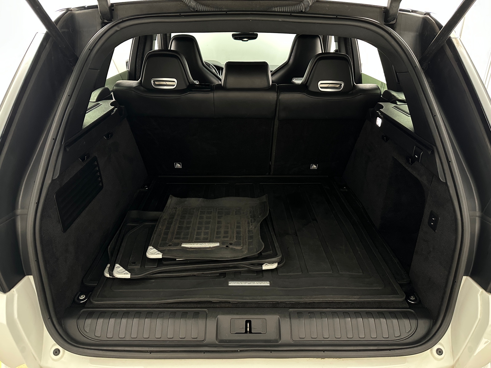 Thumbnail: 2020 Land Rover Range Rover Sport - 6