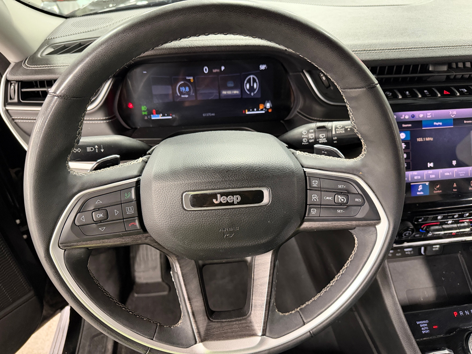 Thumbnail: 2023 Jeep Grand Cherokee L - 4