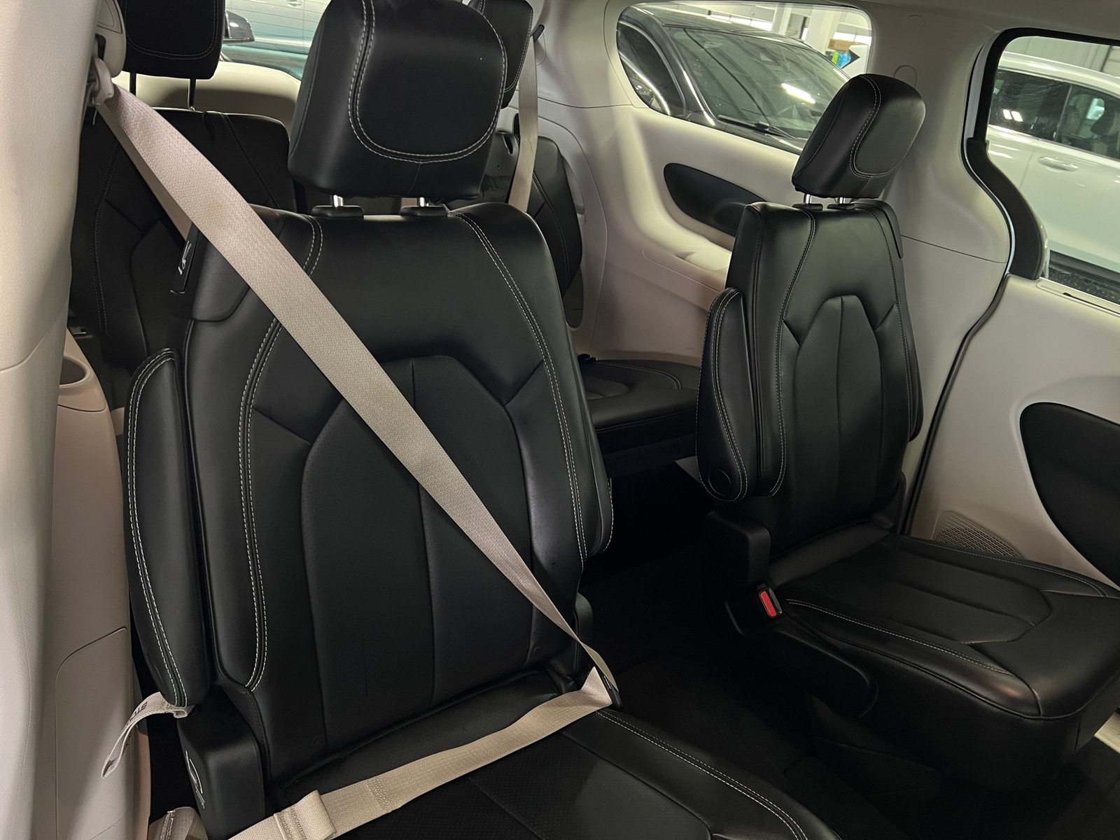 Thumbnail: 2023 Chrysler Pacifica - 5