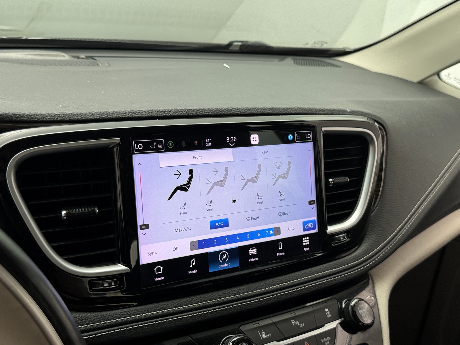 Thumbnail: 2021 Chrysler Pacifica - 3