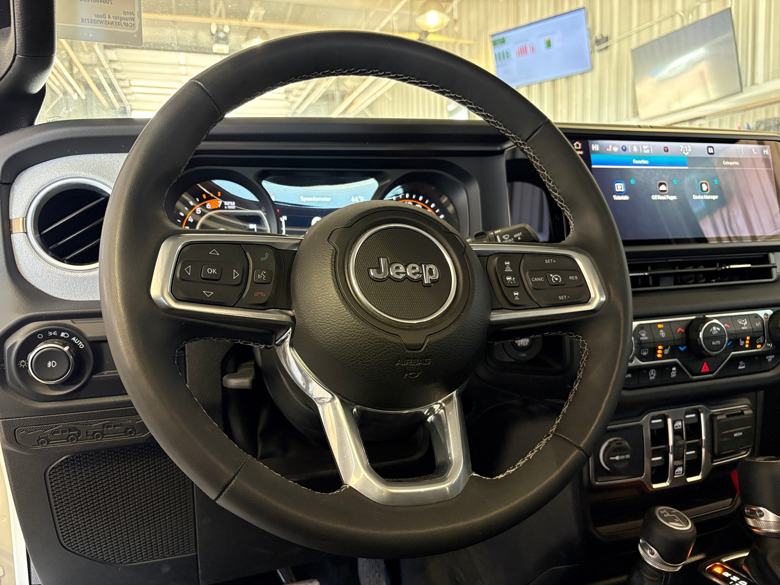 Thumbnail: 2025 Jeep Wrangler - 5