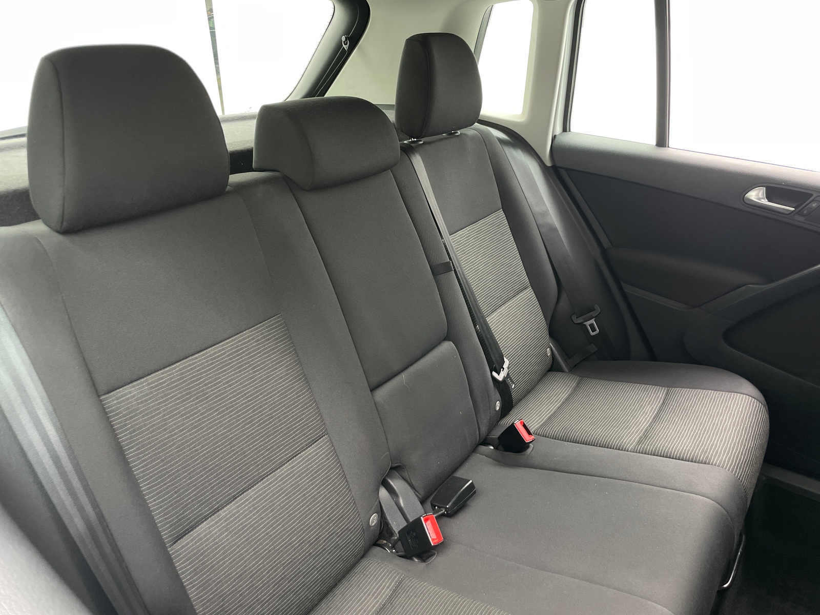 Thumbnail: 2017 Volkswagen Tiguan - 6