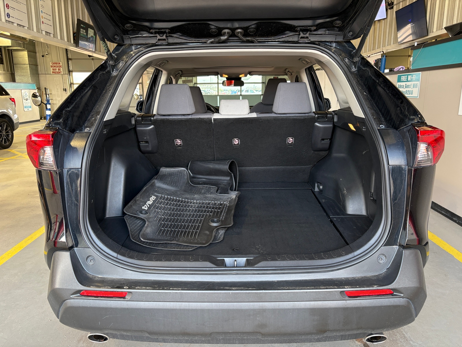 Thumbnail: 2019 Toyota RAV4 - 7