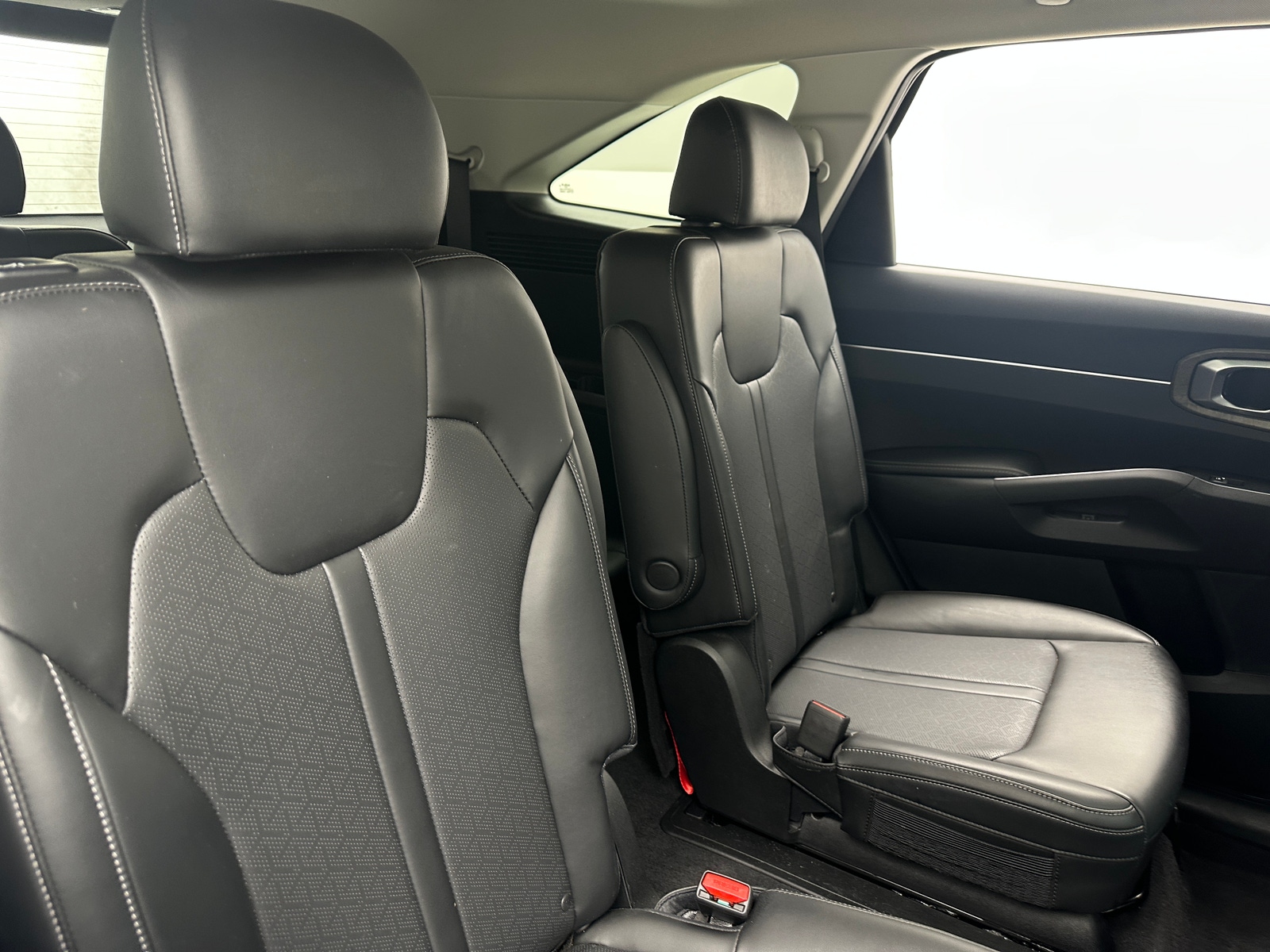 Thumbnail: 2023 Kia Sorento - 5