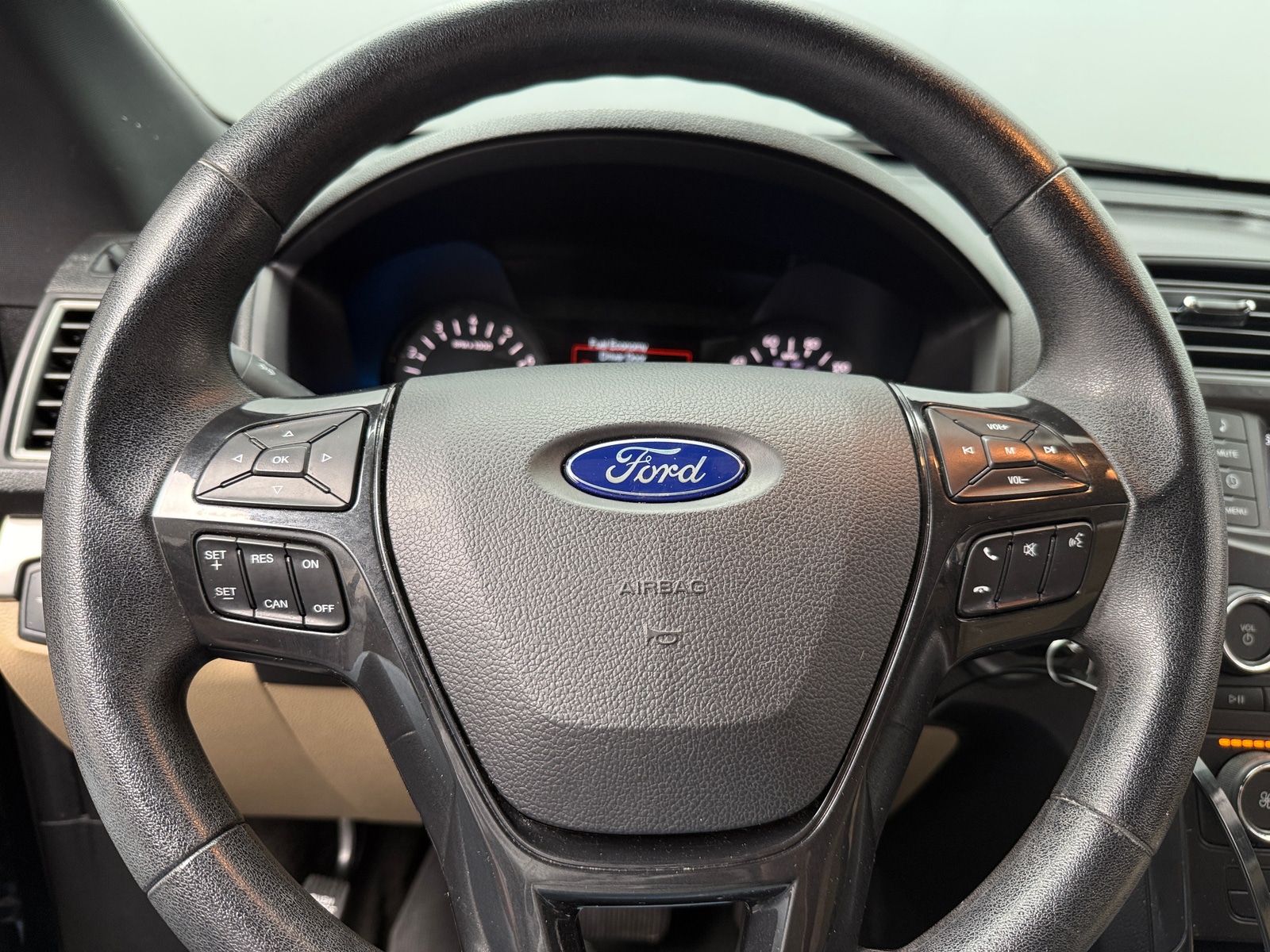 Thumbnail: 2017 Ford Explorer - 5