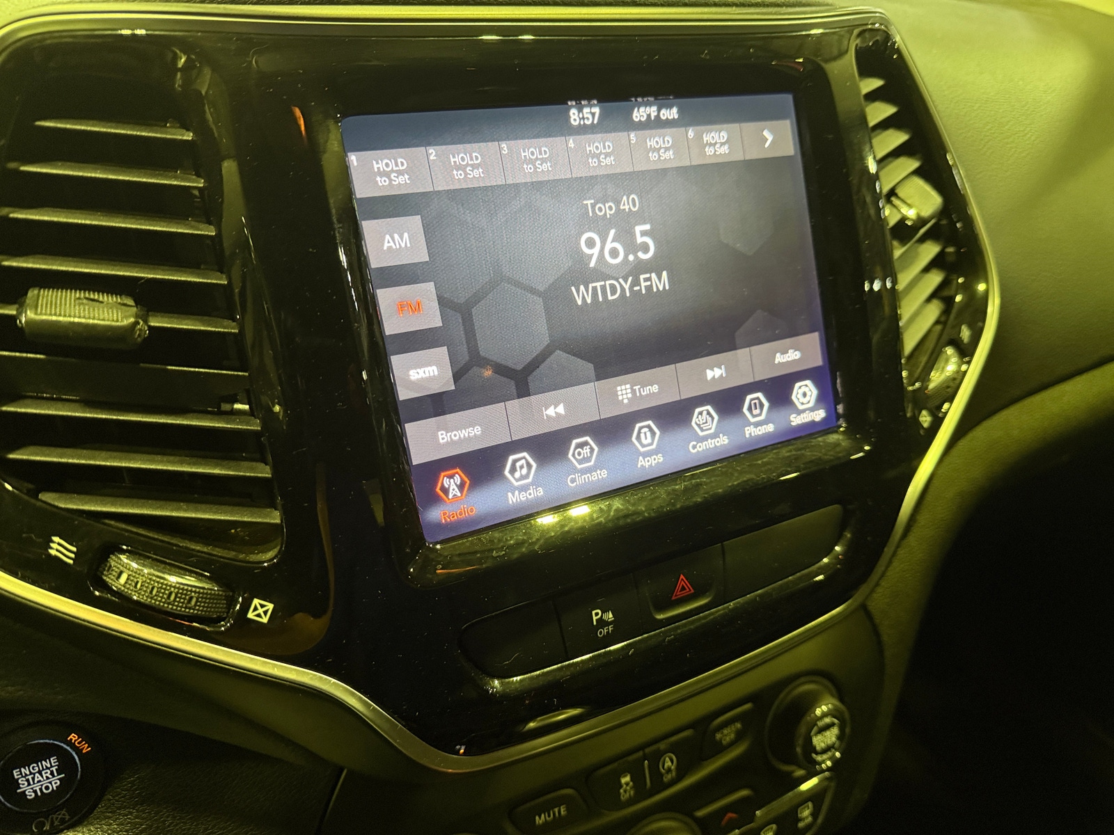 Thumbnail: 2020 Jeep Cherokee - 3