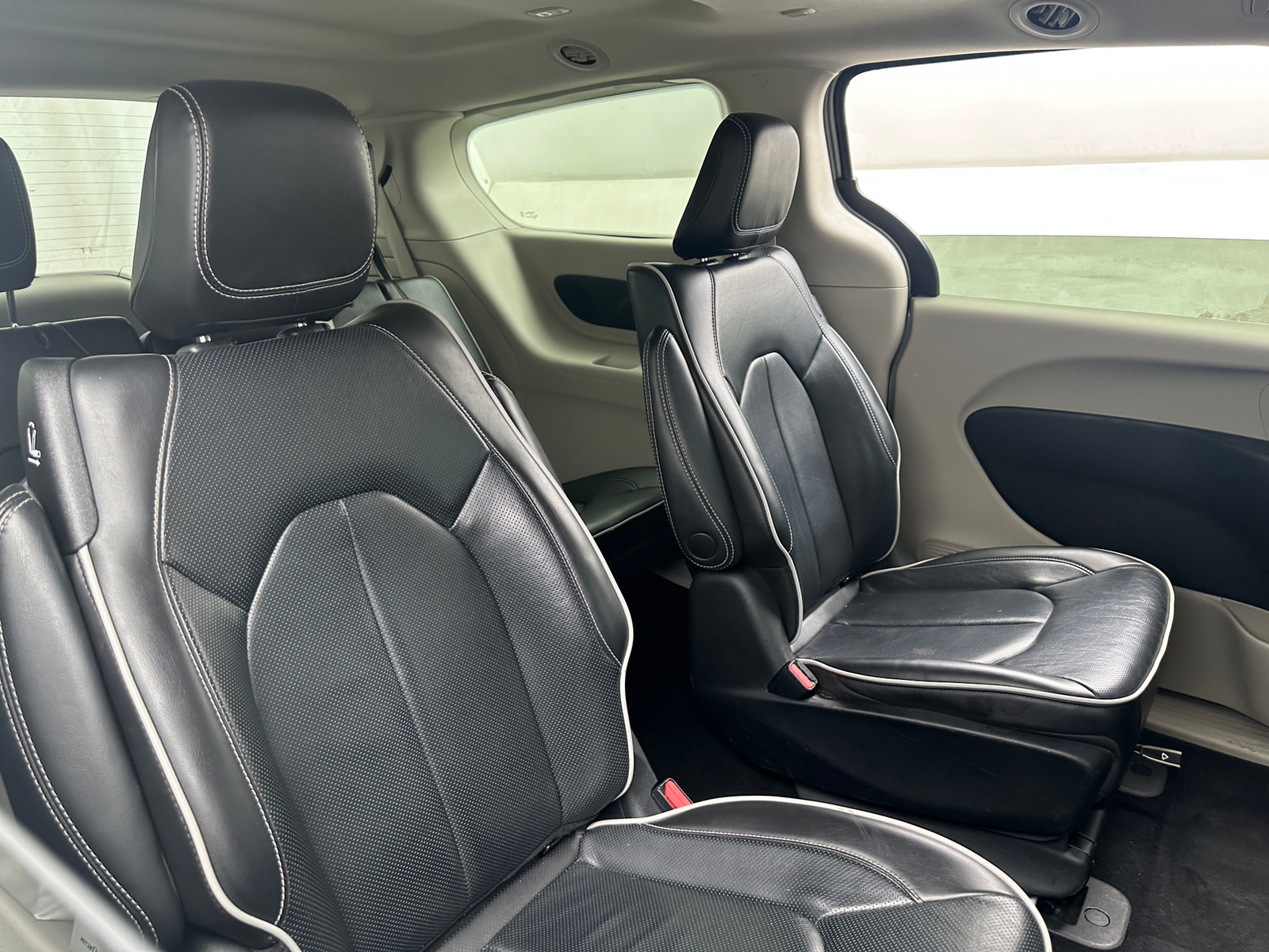 Thumbnail: 2023 Chrysler Pacifica - 5