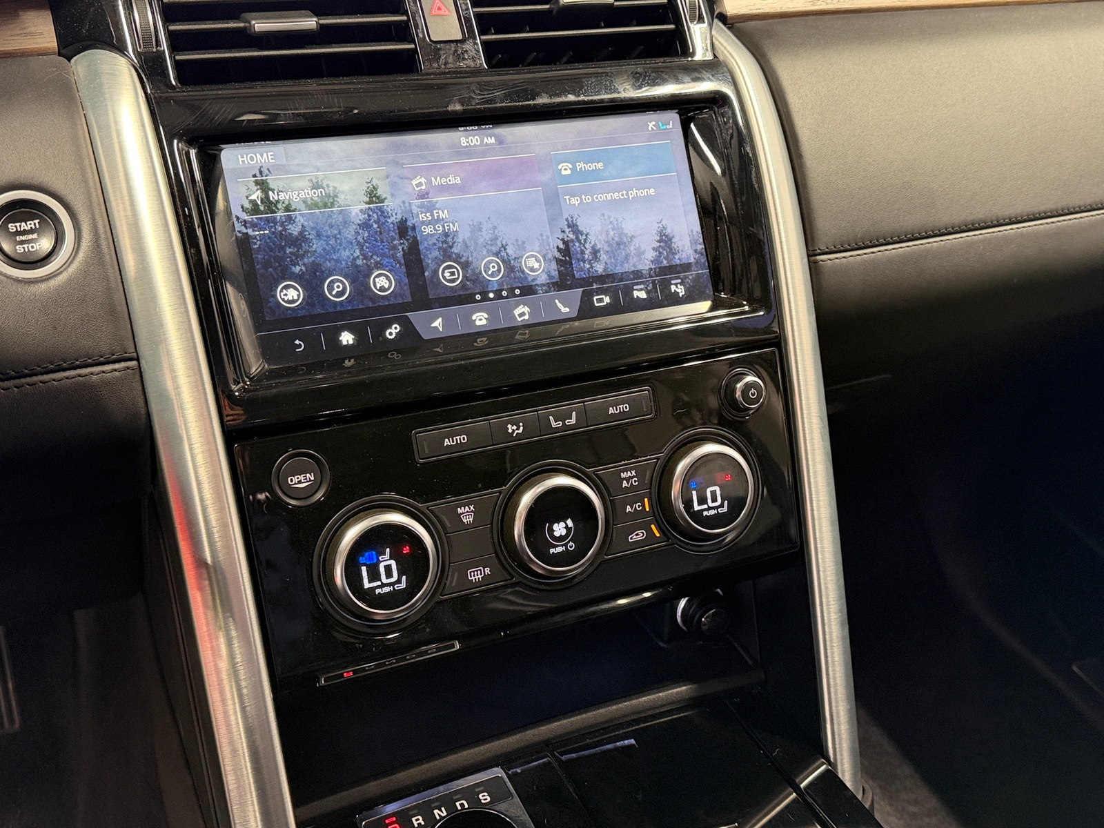 Thumbnail: 2019 Land Rover Discovery - 3