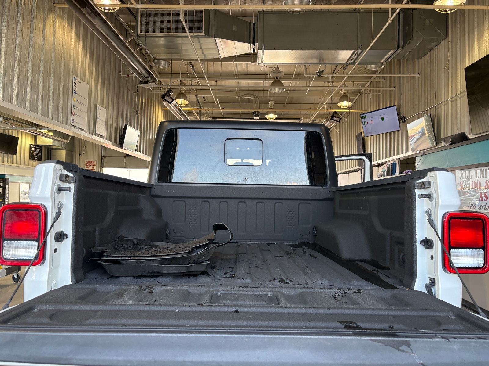 Thumbnail: 2022 Jeep Gladiator - 7