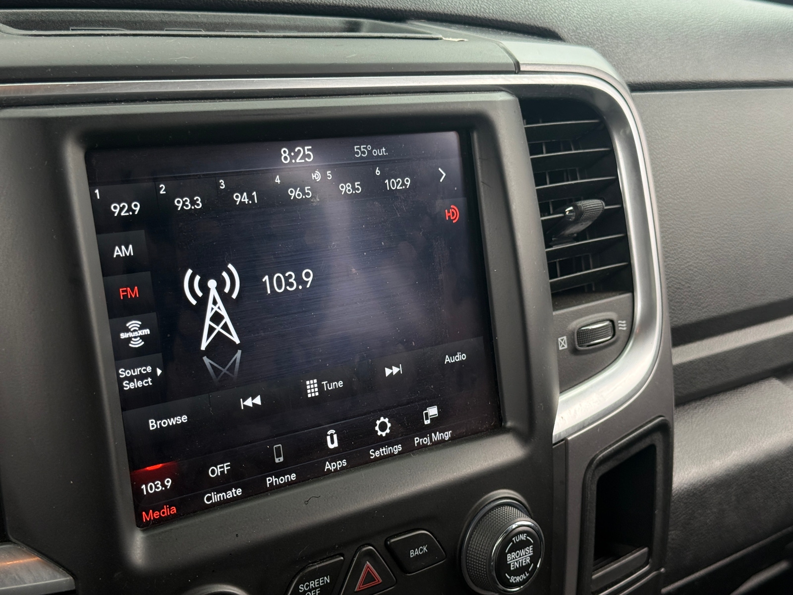 Thumbnail: 2021 RAM 1500 Classic - 4