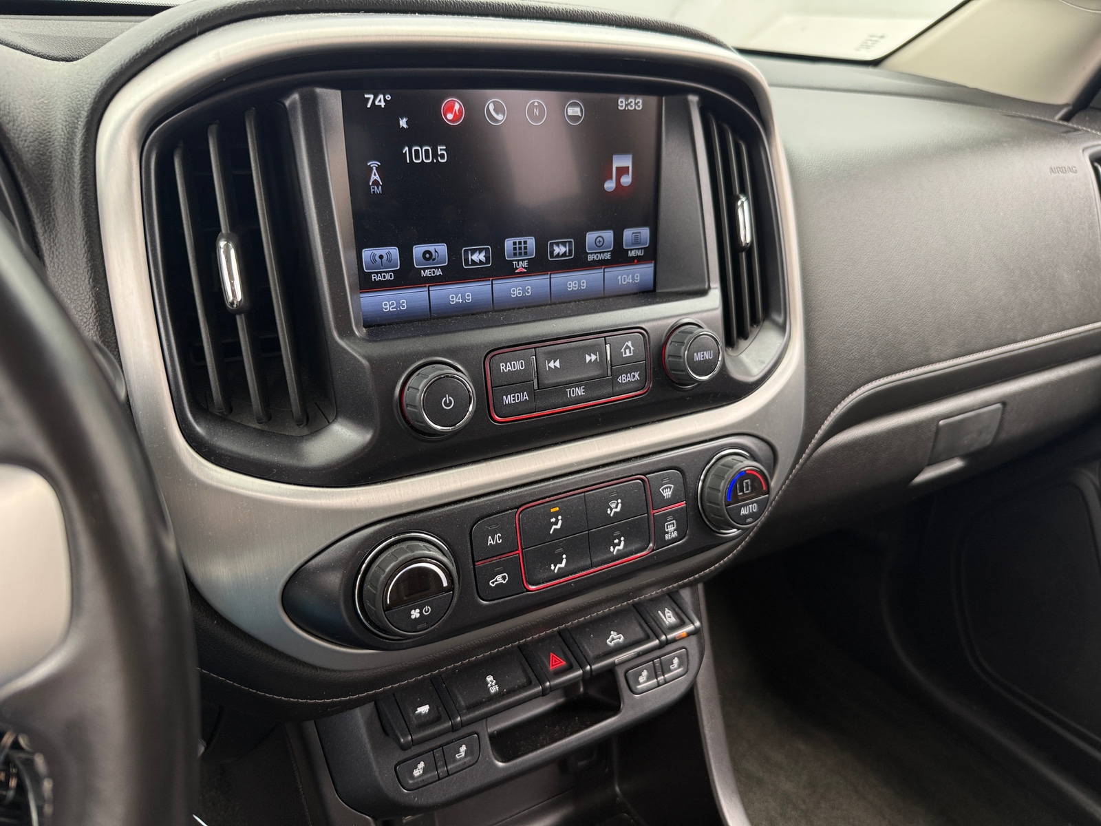 Thumbnail: 2016 GMC Canyon - 3
