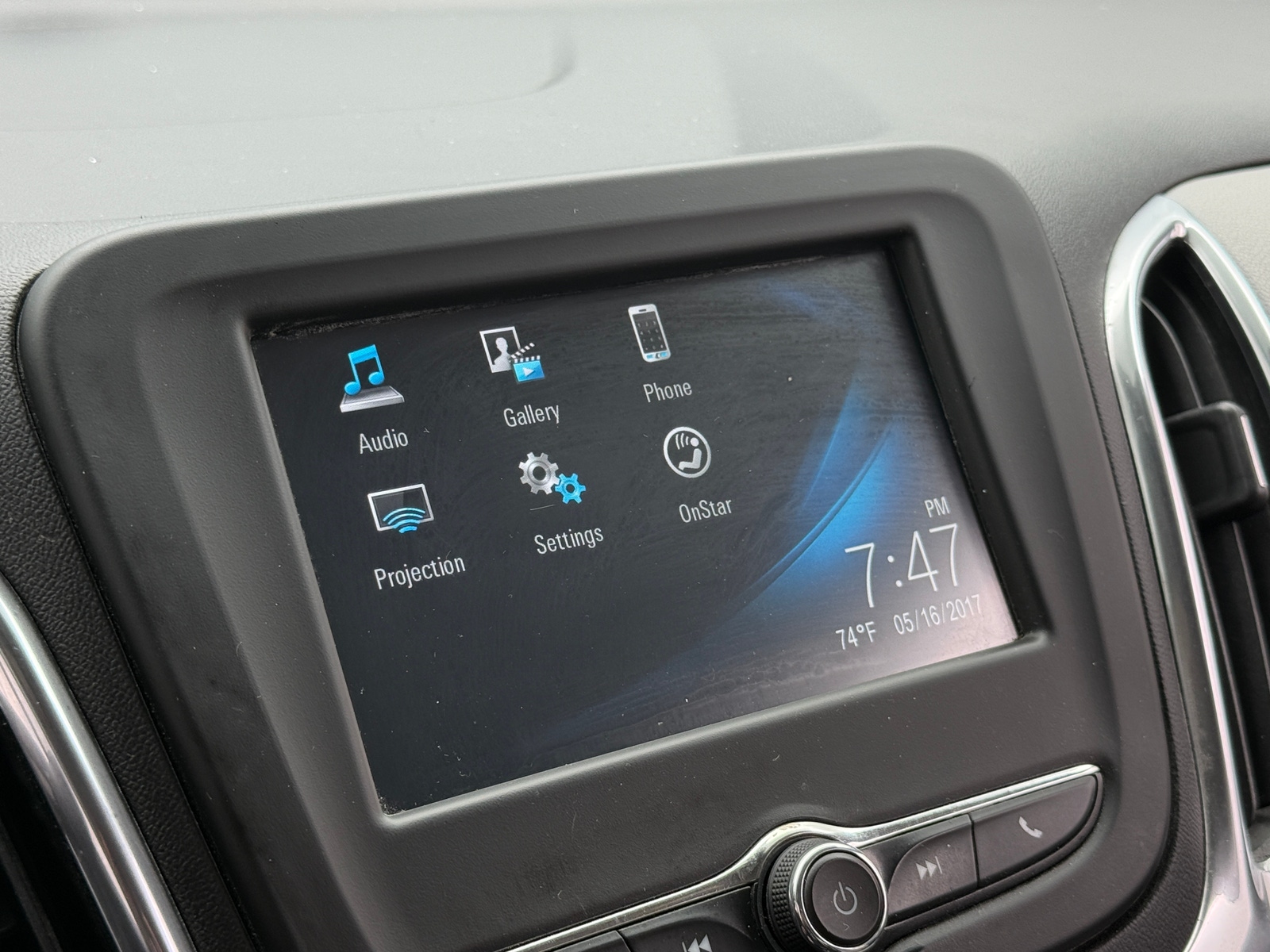 Thumbnail: 2018 Chevrolet Equinox - 4