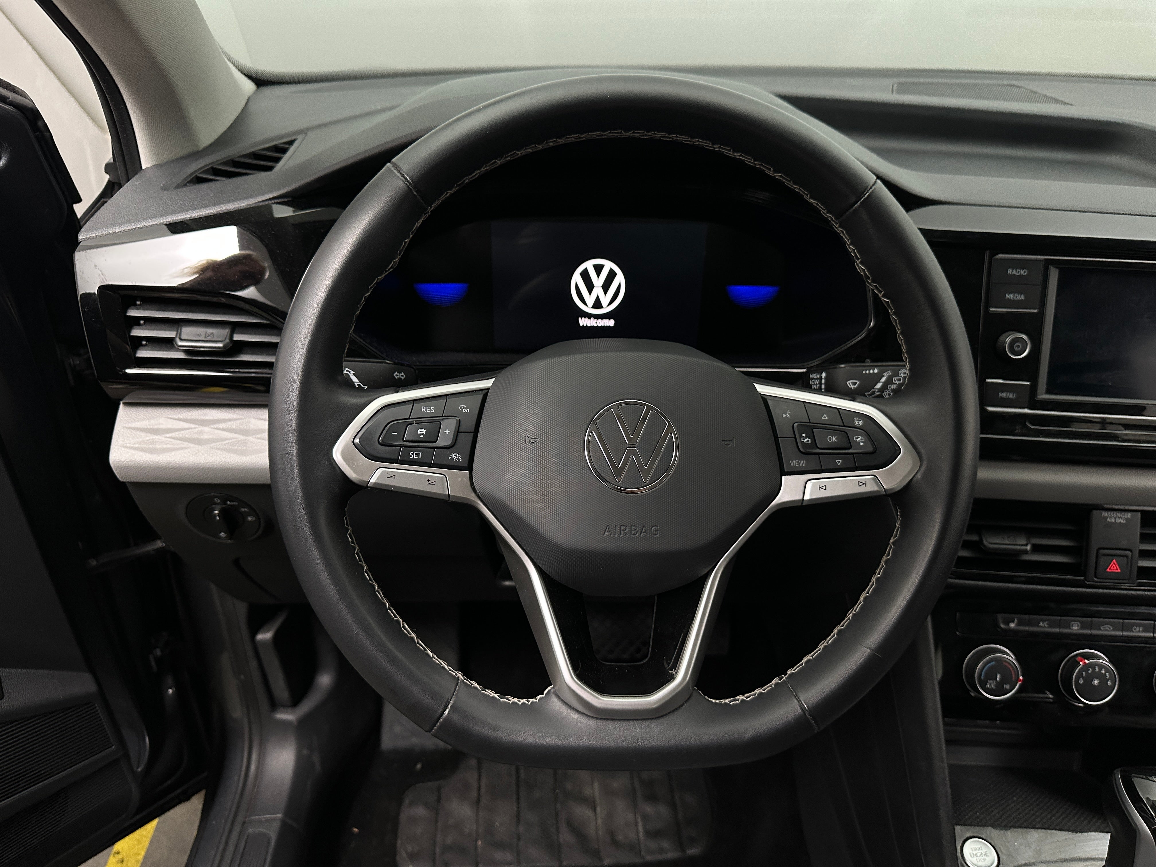 2024 Volkswagen Taos S - Photo 2