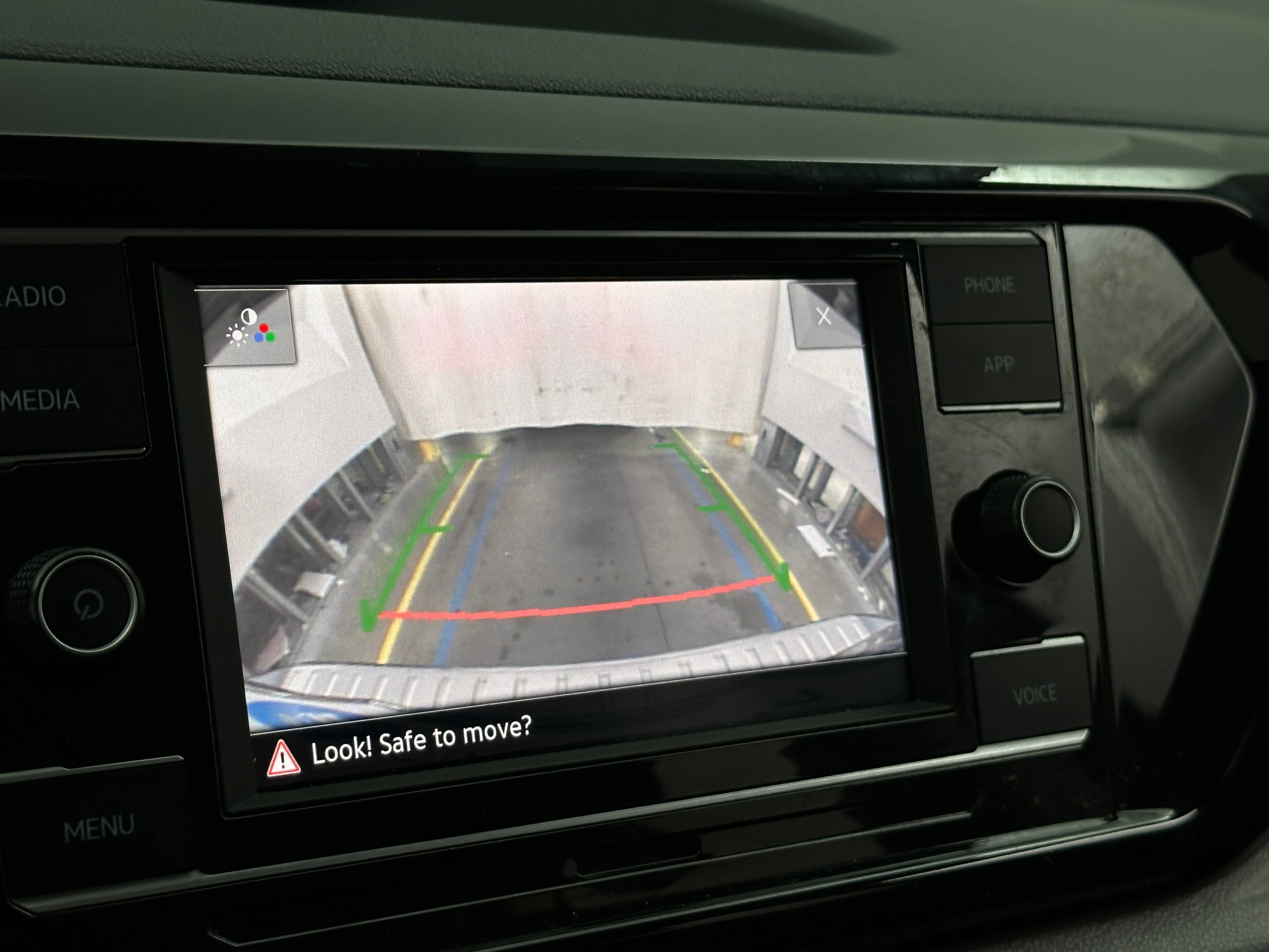 2024 Volkswagen Taos S - Photo 10
