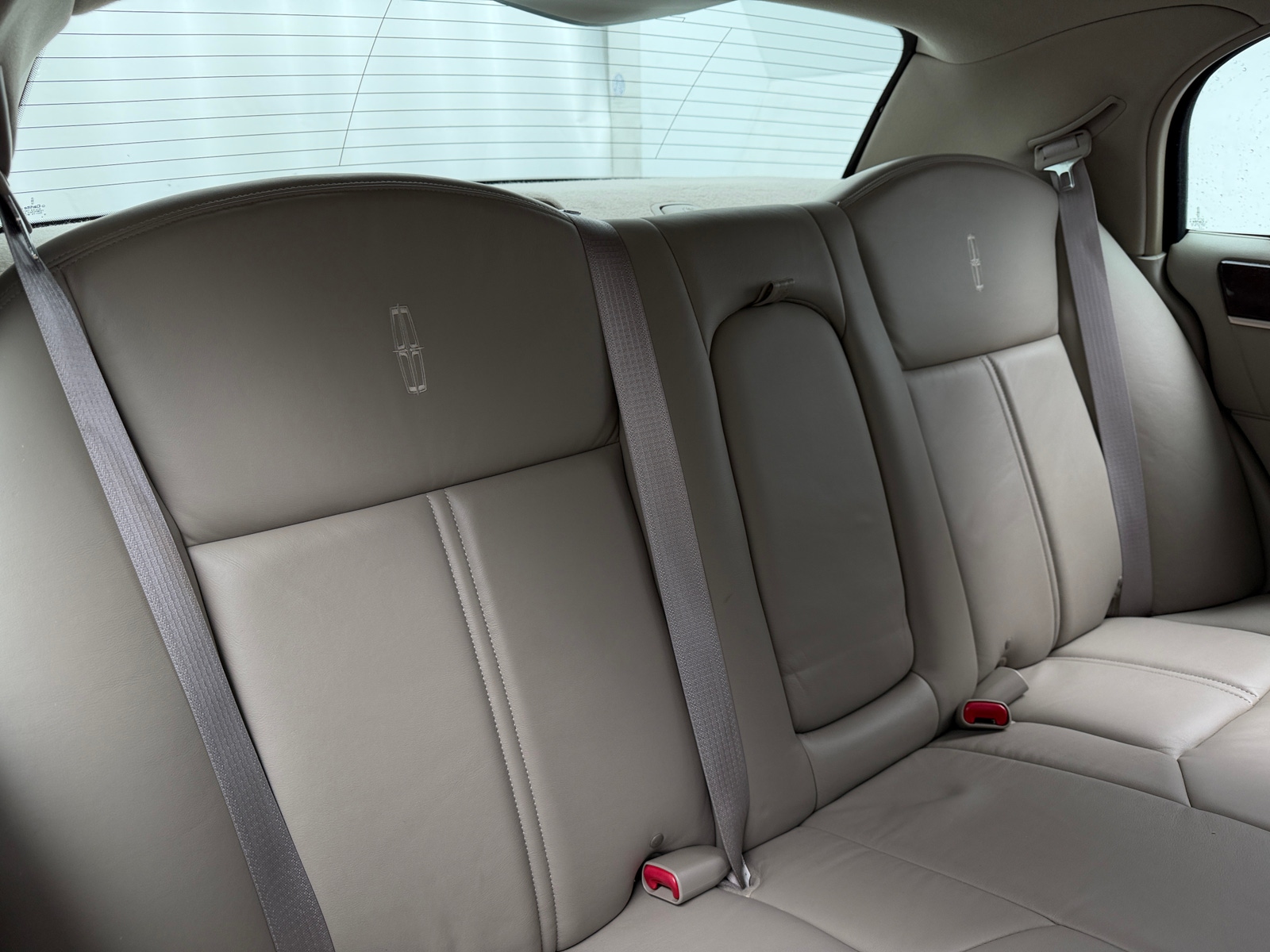 Thumbnail: 2010 Lincoln Town Car - 5
